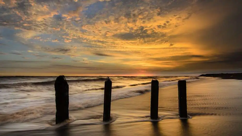 pantai trisik kulon progo