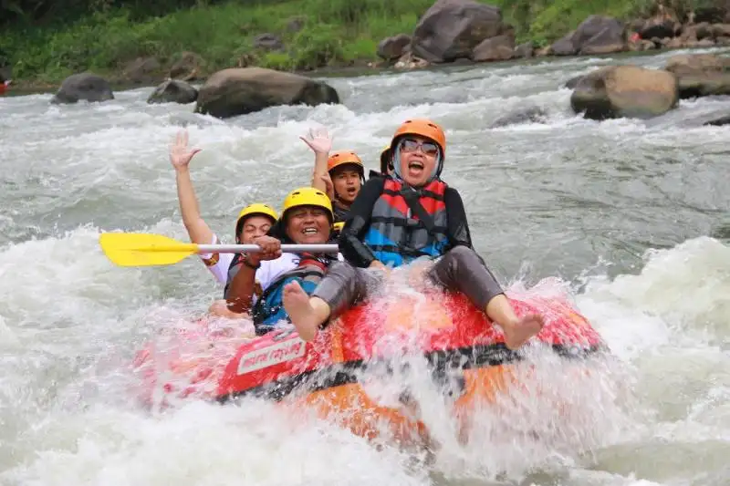 rafting sungai elo