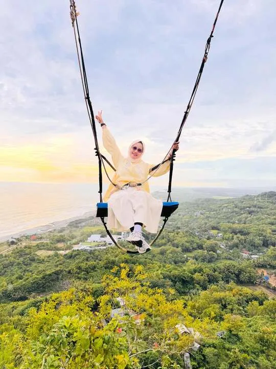 the swings obelix sea view