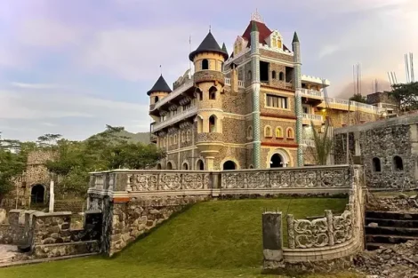 the lost world castle